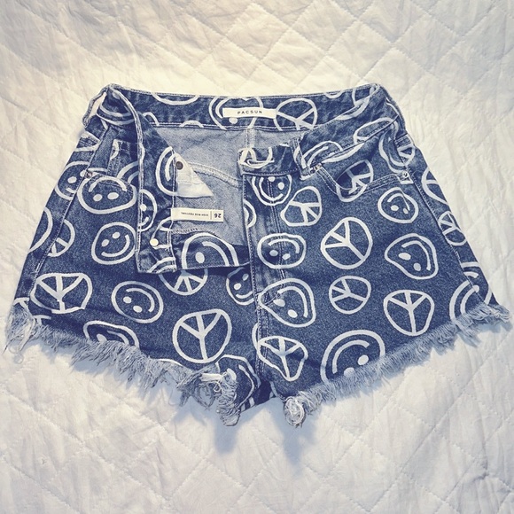 NEW womens PacSun smiley peace sign festival high-rise shorts  S:26 - Picture 3 of 3